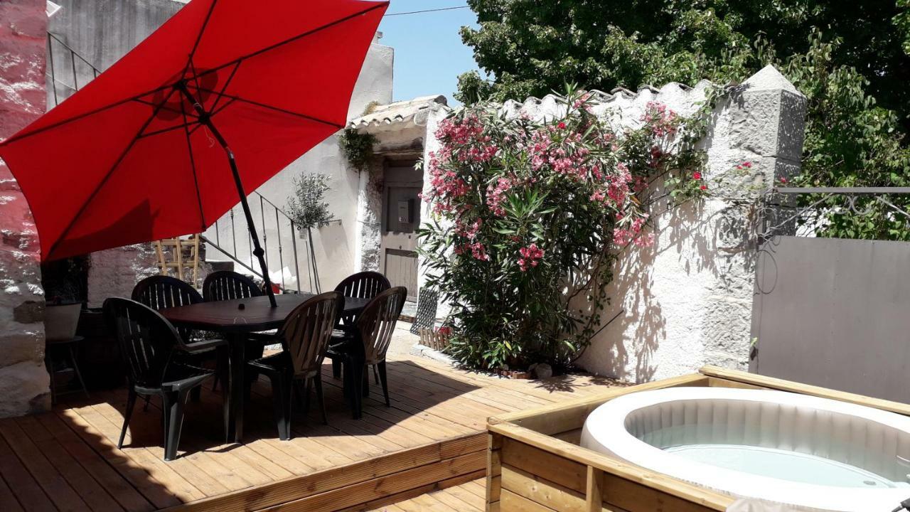 Le Patio Aux Hirondelles Villa Lagorce  Exterior photo